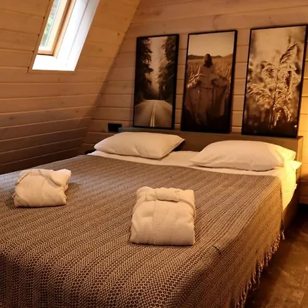 Forest Huts * Yablunytsya